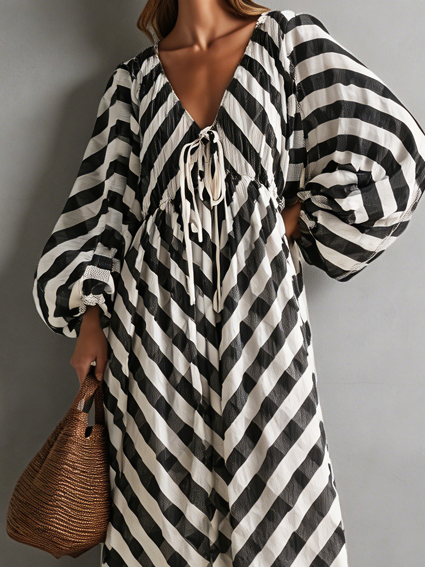 Women's Casual Black And White Striped Woven Printed V-Neck Long-Sleeve Maxi Dress