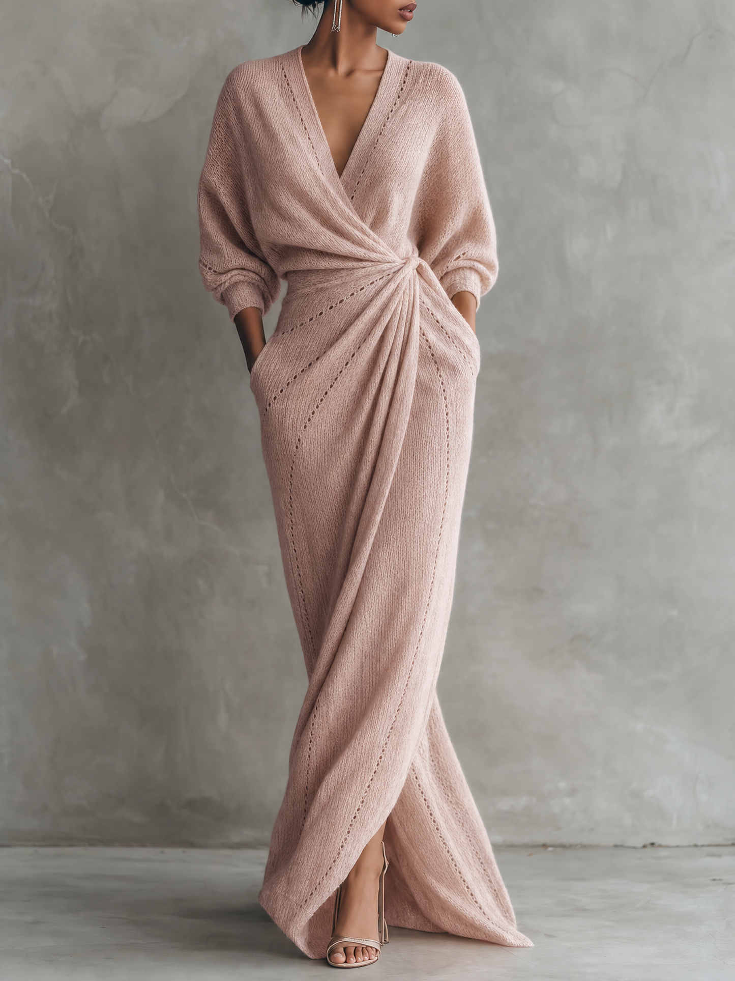 Women's Minimalist V-Neck Knitted Maxi Dress With Cinched Waist