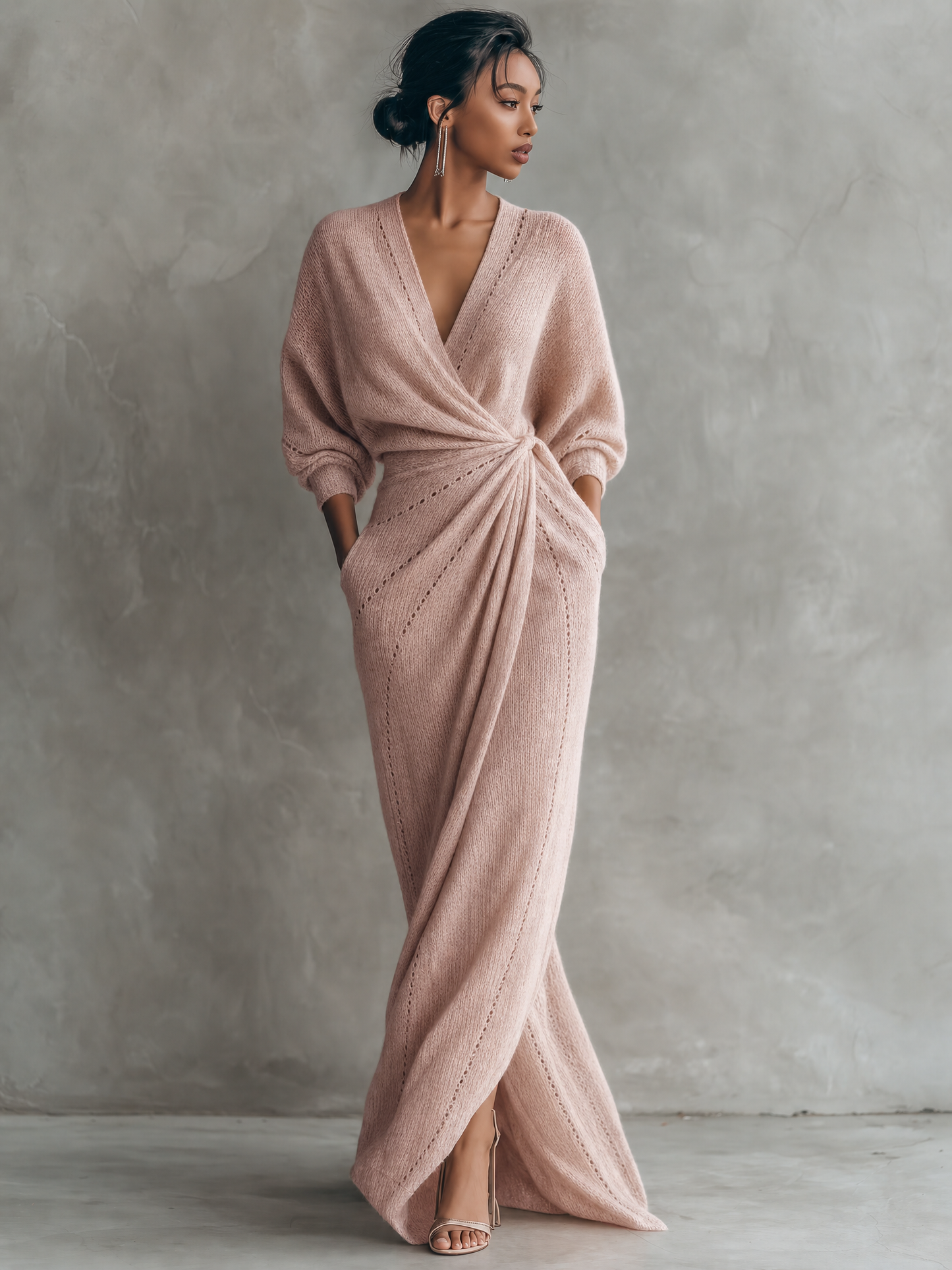 Women's Minimalist V-Neck Knitted Maxi Dress With Cinched Waist