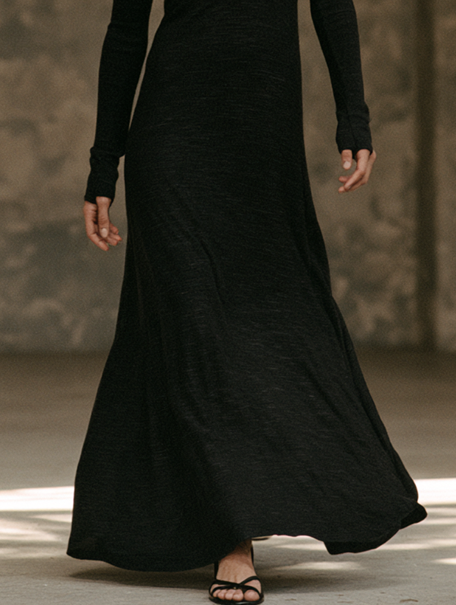 Women's Minimalist Long-Sleeve Maxi Dress In Stretch Jersey With White Trim