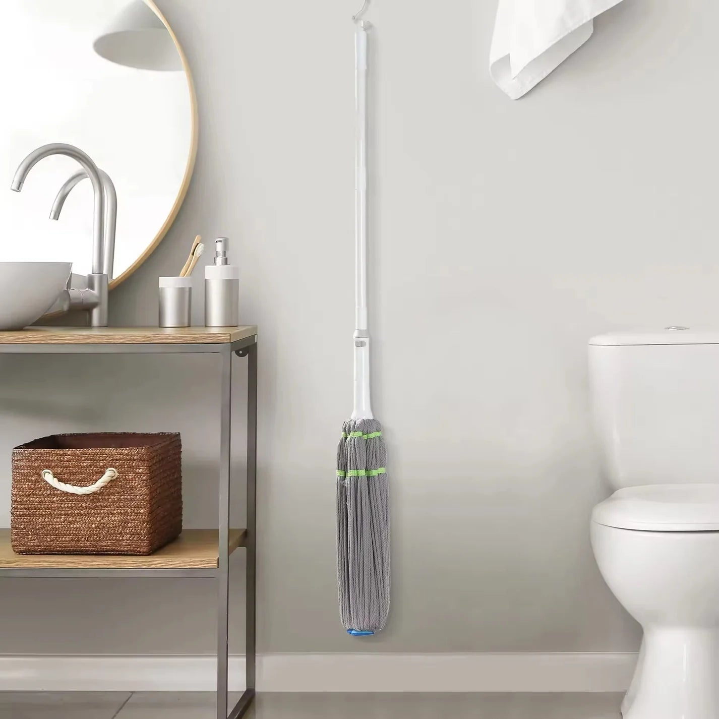 SMARTSWEEPTM  - Retractable Head Microfiber Mop