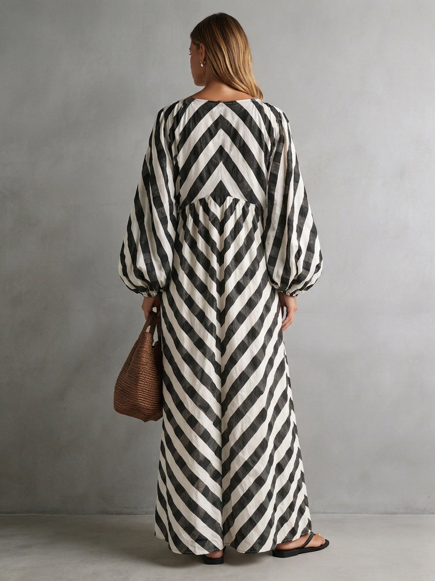 Women's Casual Black And White Striped Woven Printed V-Neck Long-Sleeve Maxi Dress