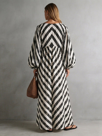 Women's Casual Black And White Striped Woven Printed V-Neck Long-Sleeve Maxi Dress