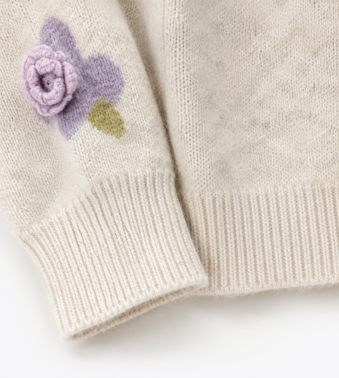 Women’s 3D Floral Wool Cardigan – Soft Relaxed-Fit Button-Up Sweater for Early Fall